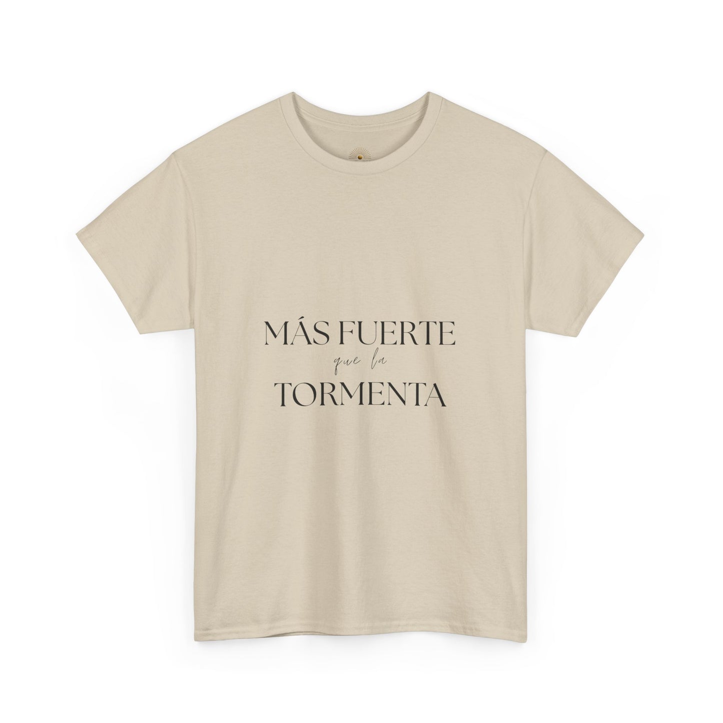 "Más Fuerte que la Tormenta" (Camiseta Unisex de Algodón Resistente Inspirada en la Fe)