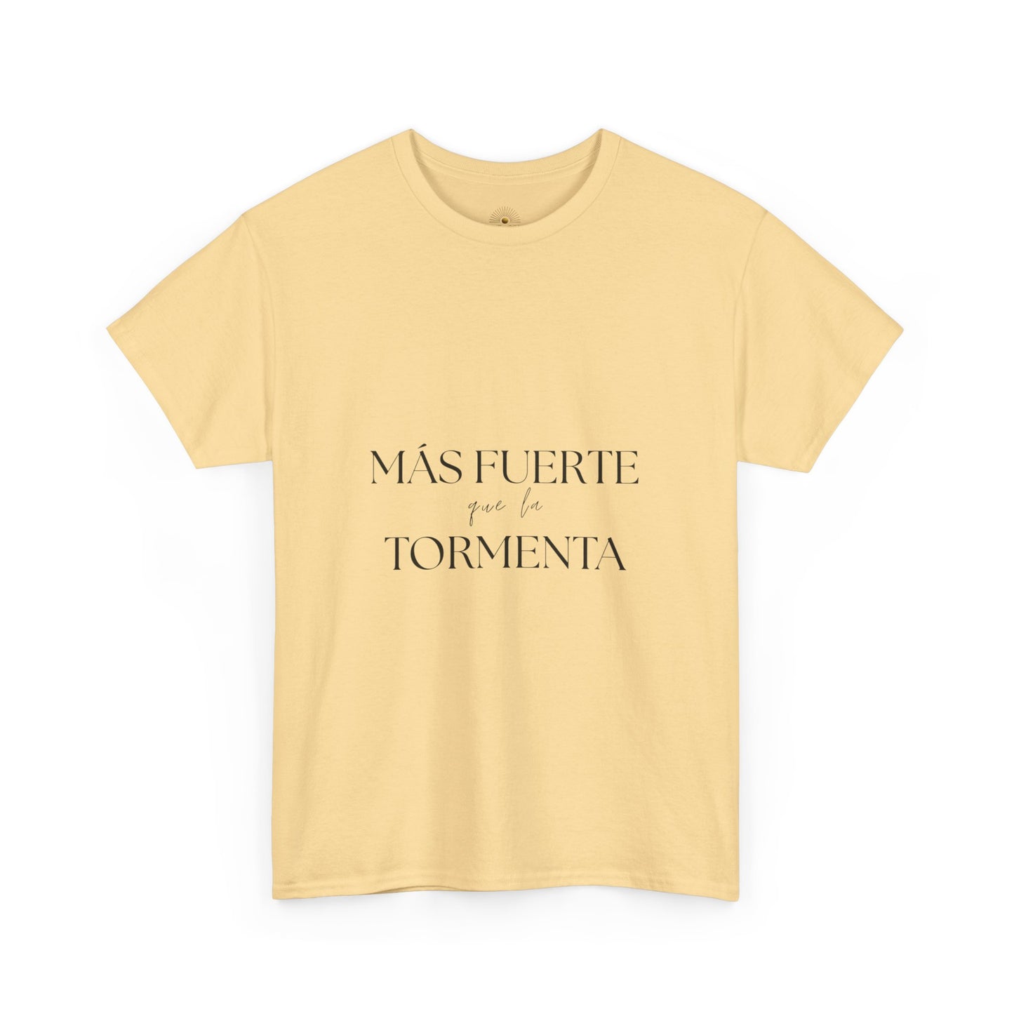 "Más Fuerte que la Tormenta" (Camiseta Unisex de Algodón Resistente Inspirada en la Fe)
