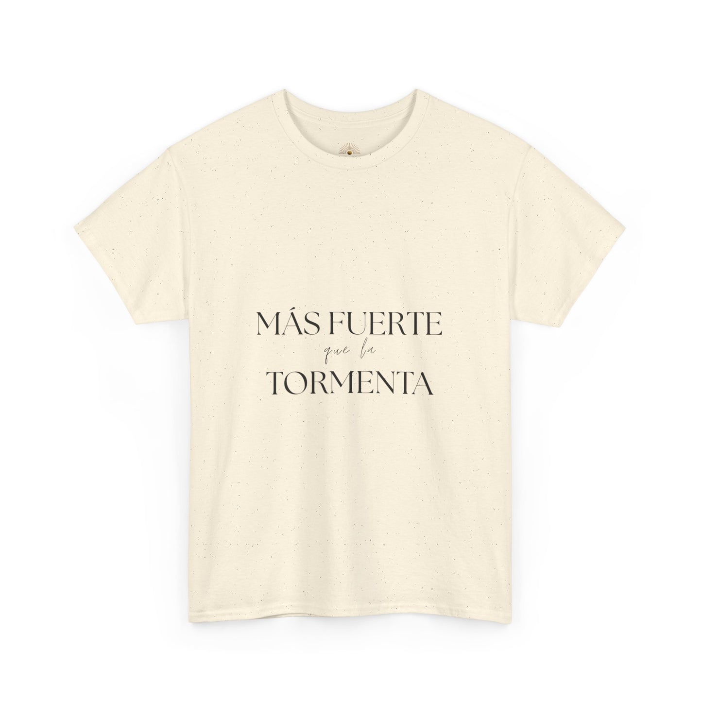 "Más Fuerte que la Tormenta" (Camiseta Unisex de Algodón Resistente Inspirada en la Fe)